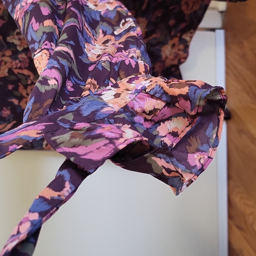 Beautiful blouse - Picture 4 of 8